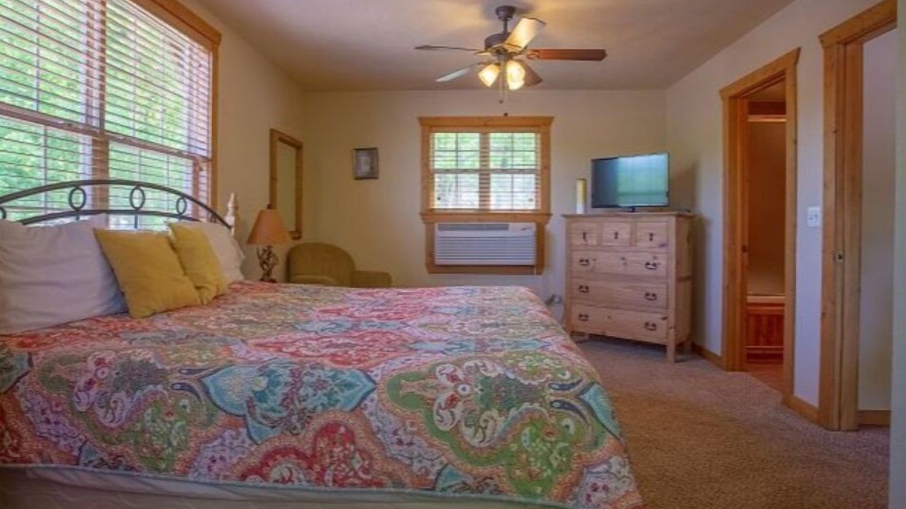 Photo of Bedroom in Reeds Spring