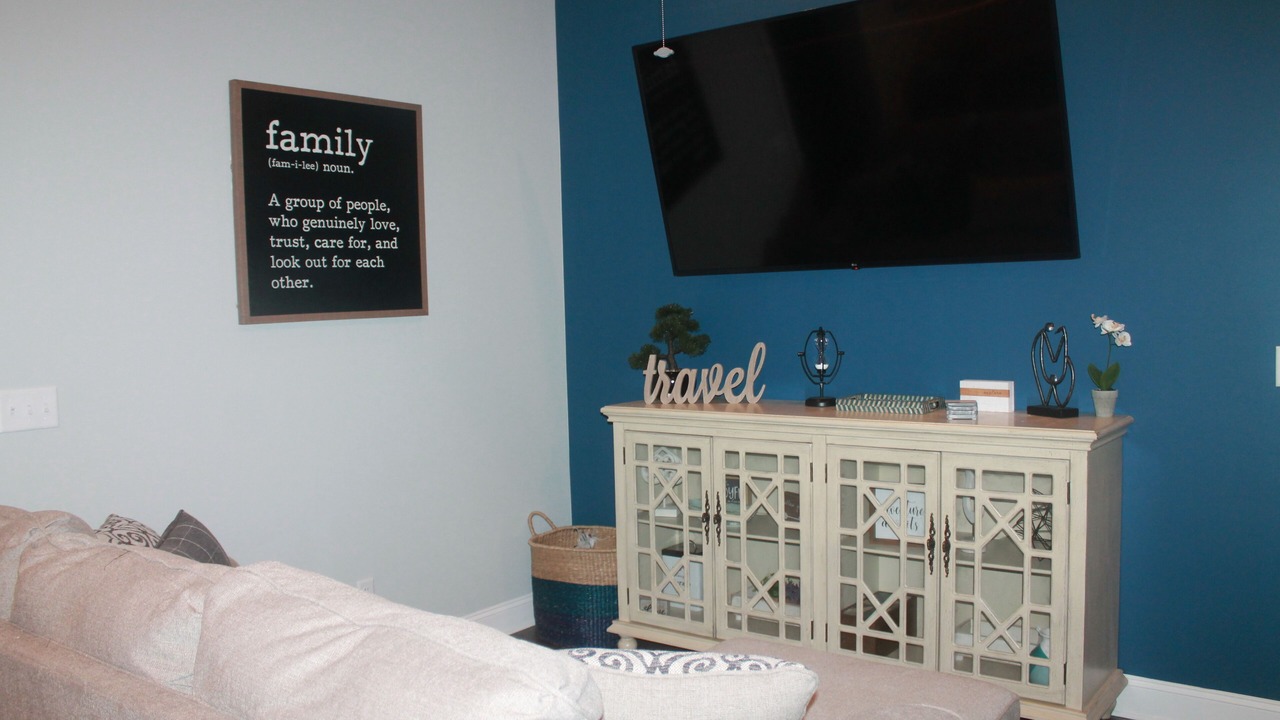 Photo of Livingroom in St. Elmo Improvement League