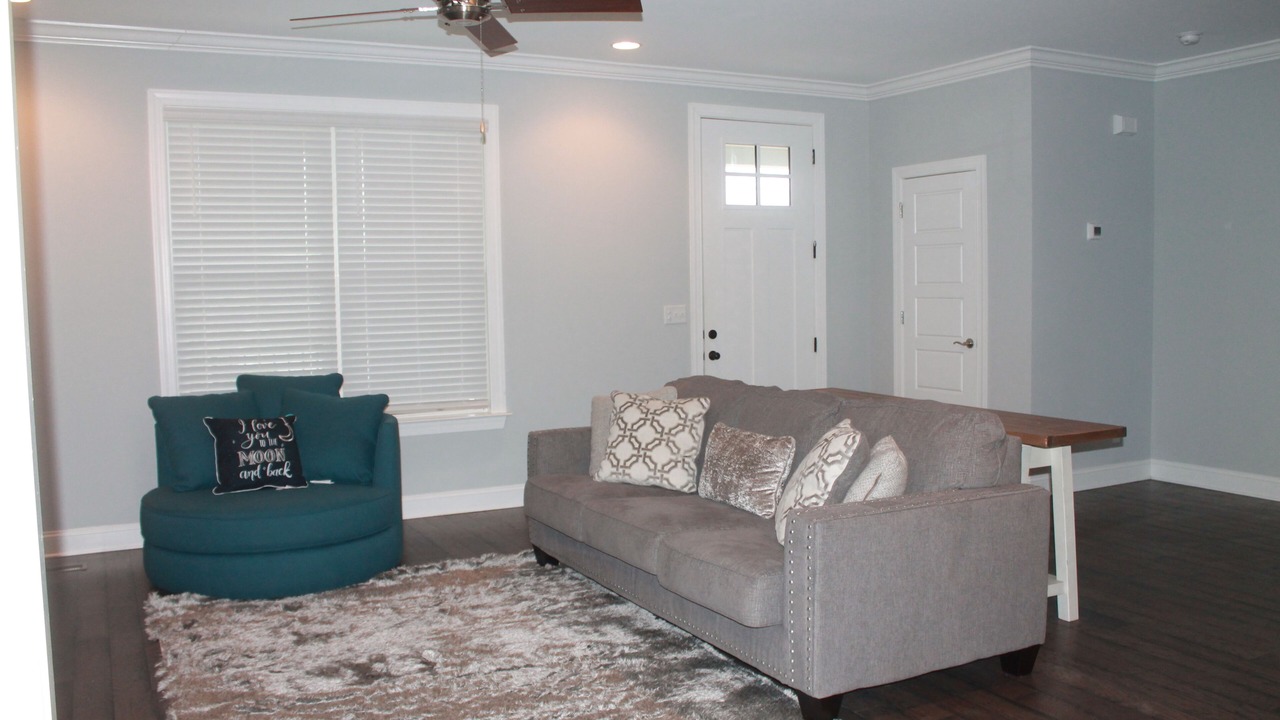 Photo of Livingroom in St. Elmo Improvement League