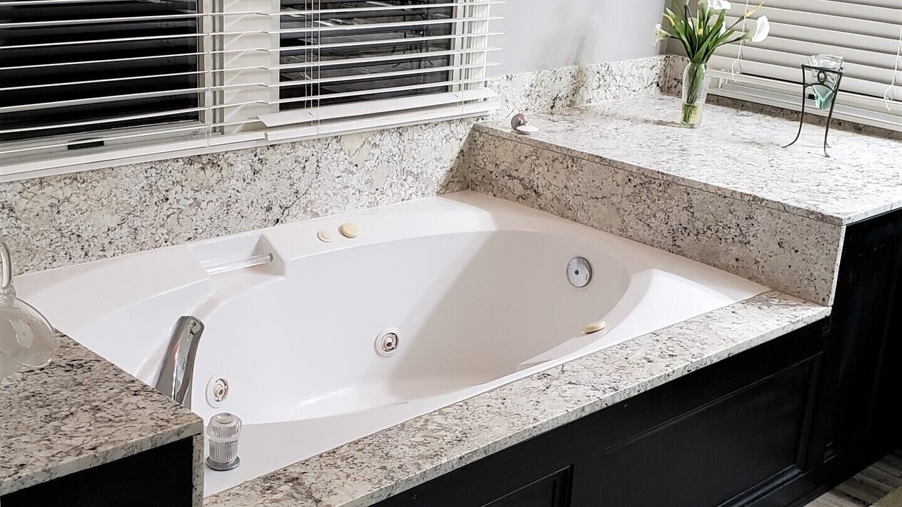 Photo of Bathroom in Manteo