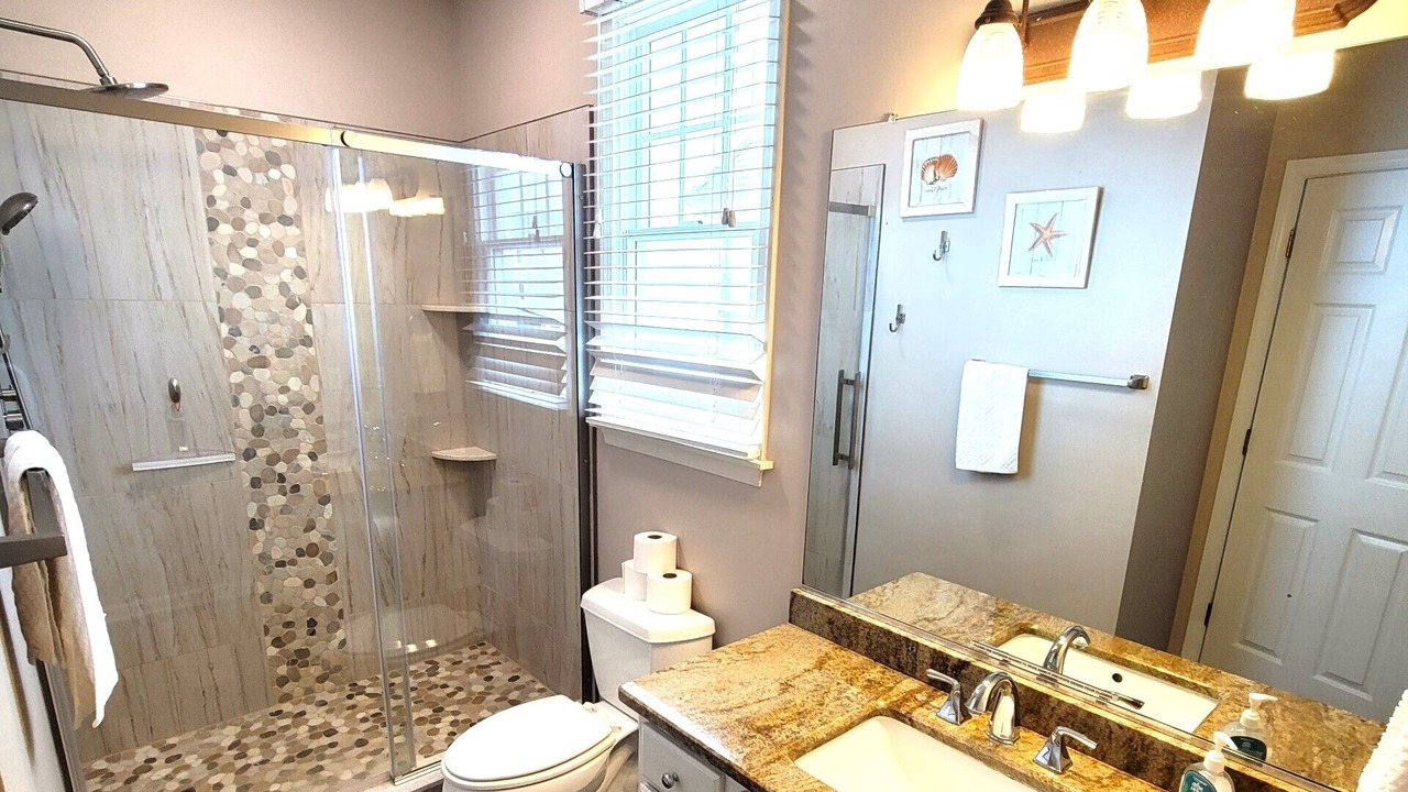 Photo of Bathroom in Manteo