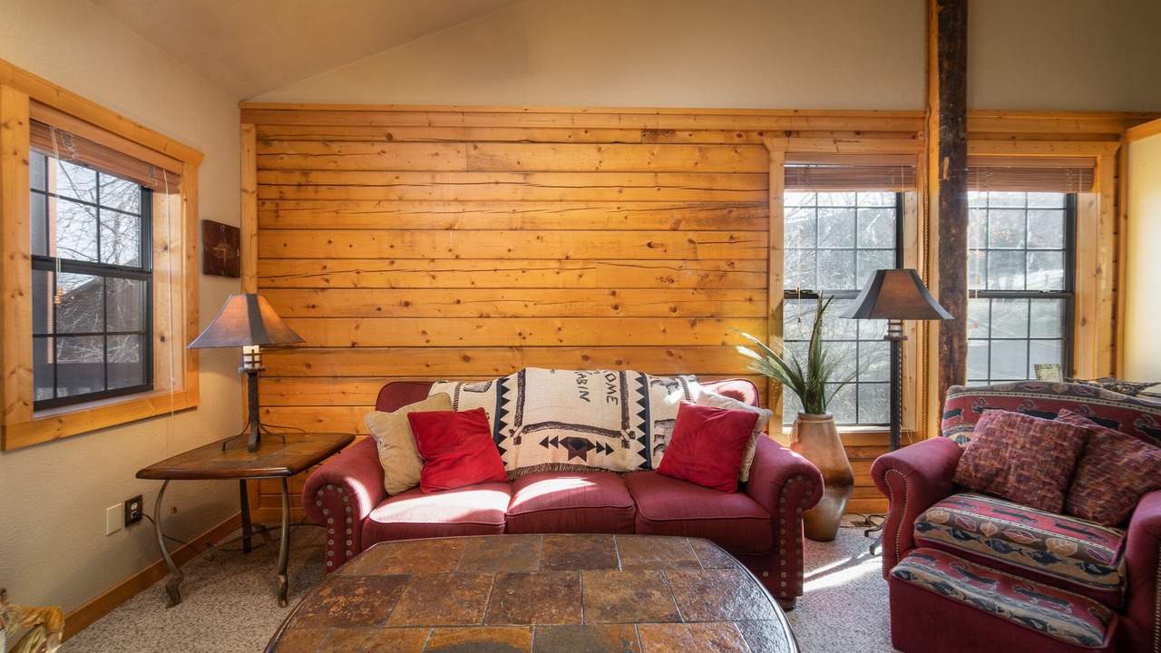 Photo of Bedroom in Branson Theater District