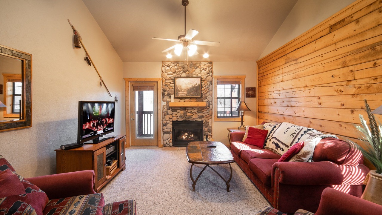 Photo of Livingroom in Branson Theater District