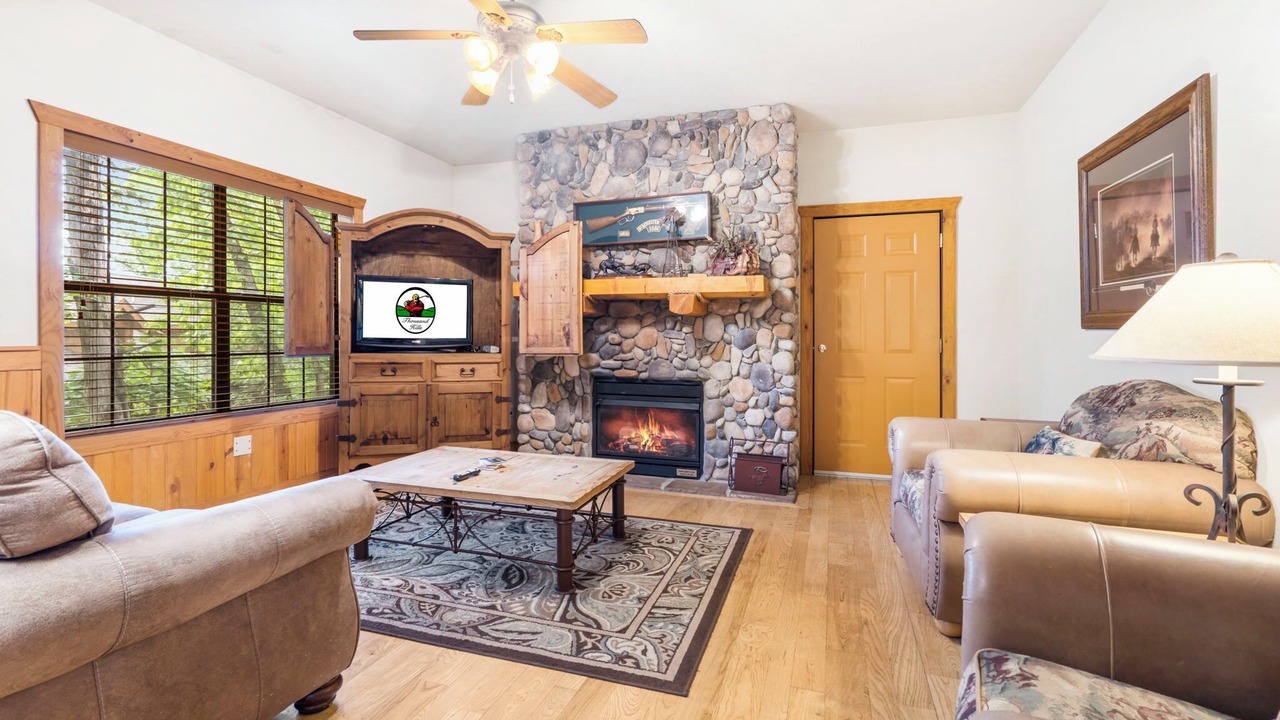 Photo of Livingroom in Branson Theater District
