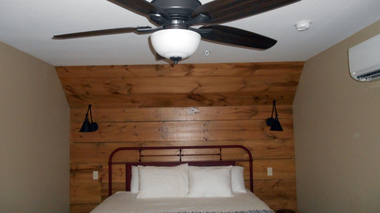 Photo of Bedroom in Kimberling City