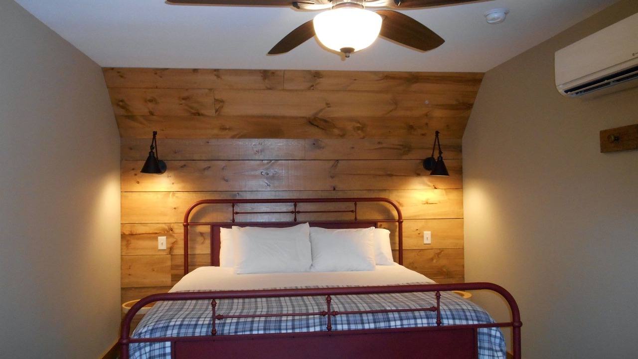 Photo of Bedroom in Kimberling City