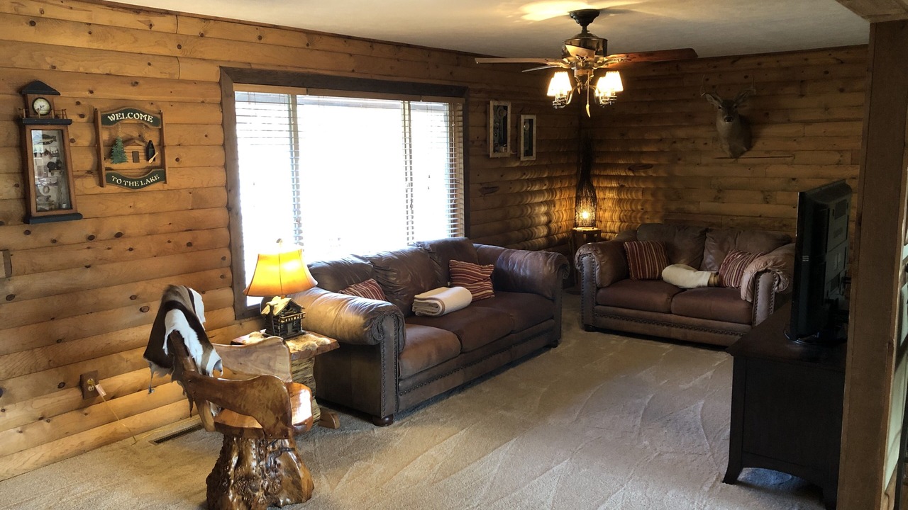 Photo of Livingroom in Kimberling City