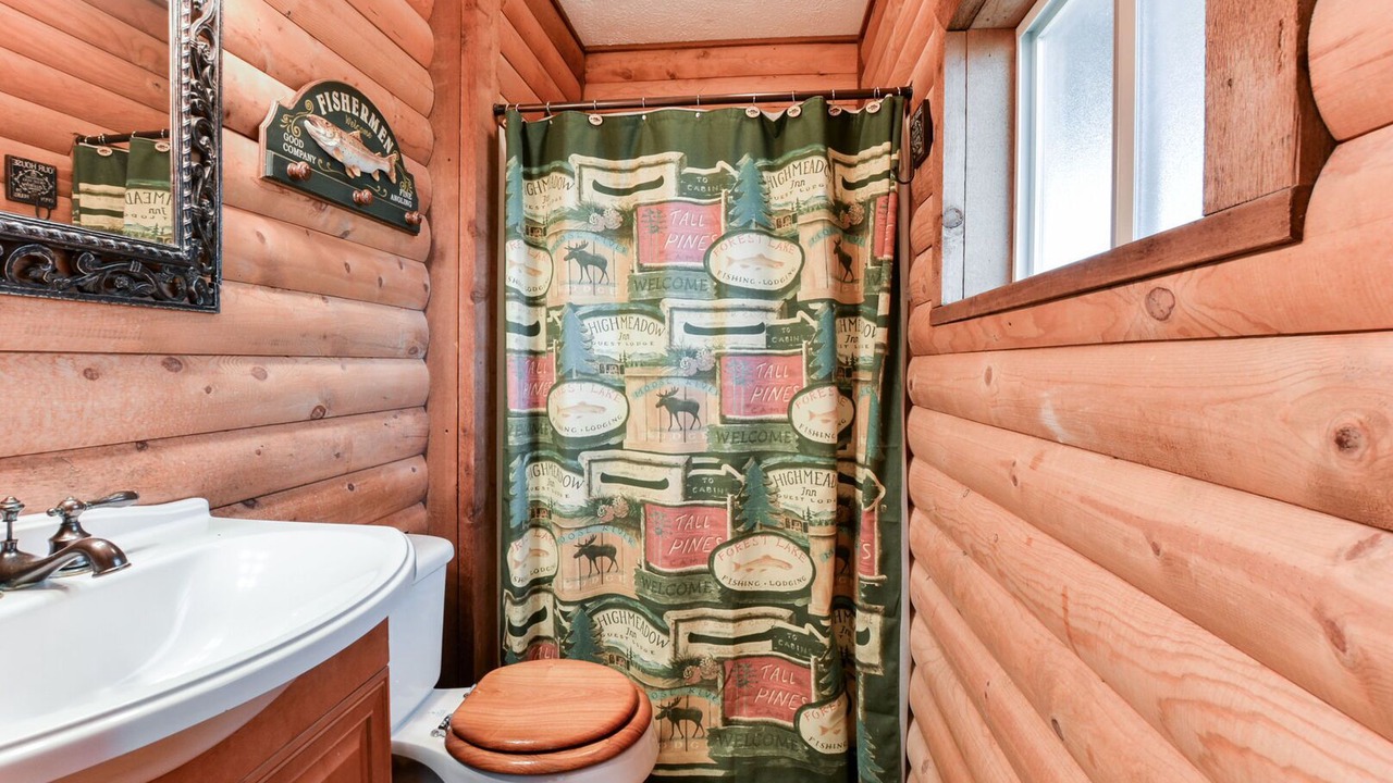 Photo of Bathroom in Kimberling City