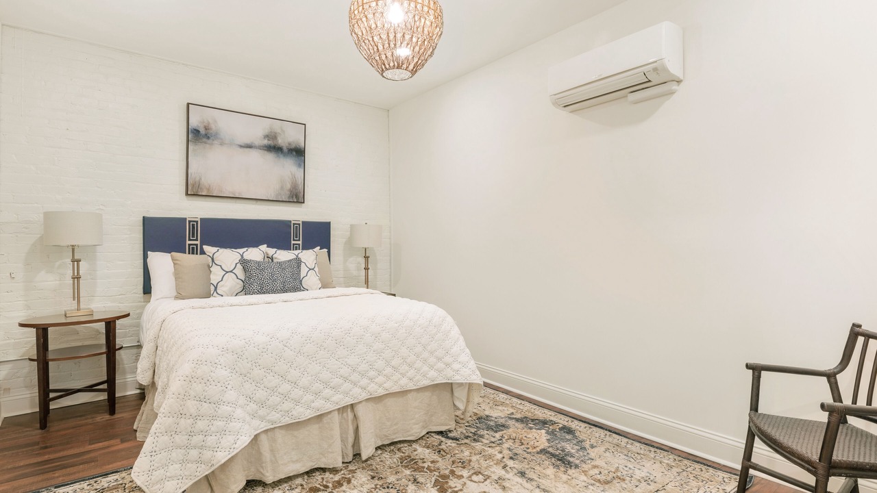 Photo of Bedroom in West Main Historic District