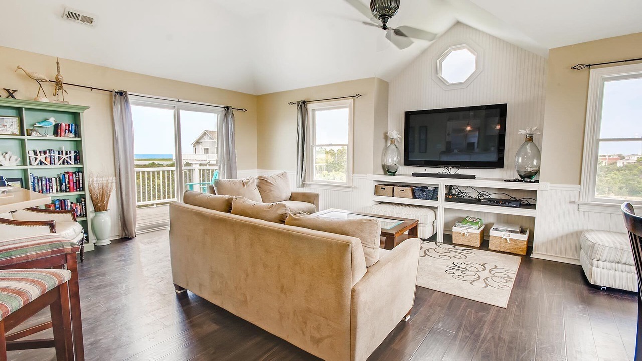 Photo of Bedroom in Wind Over Waves