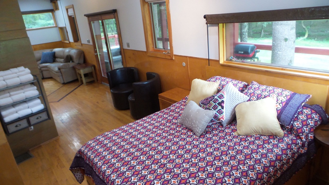 Photo of Bedroom in Coxs Creek