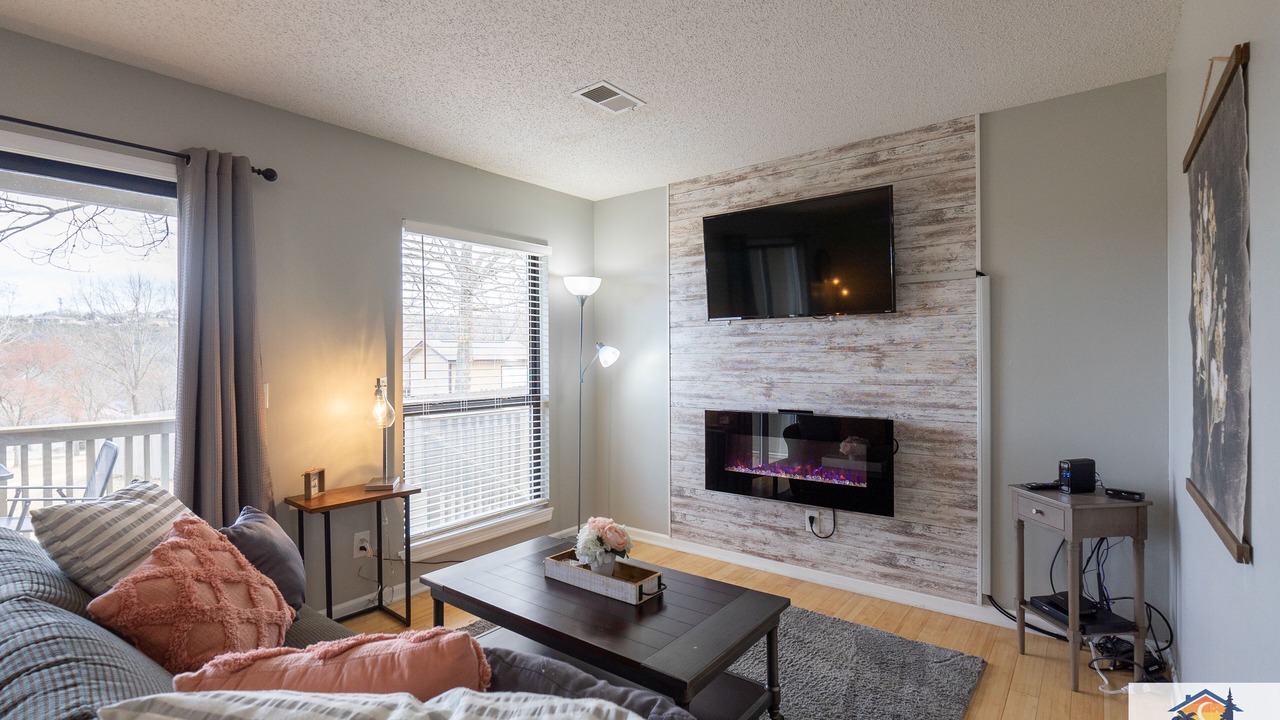 Photo of Livingroom in Table Rock