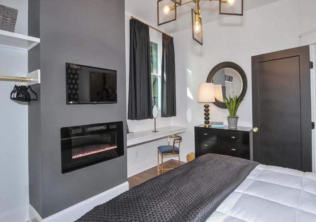 Photo of Bedroom in Cherokee Triangle