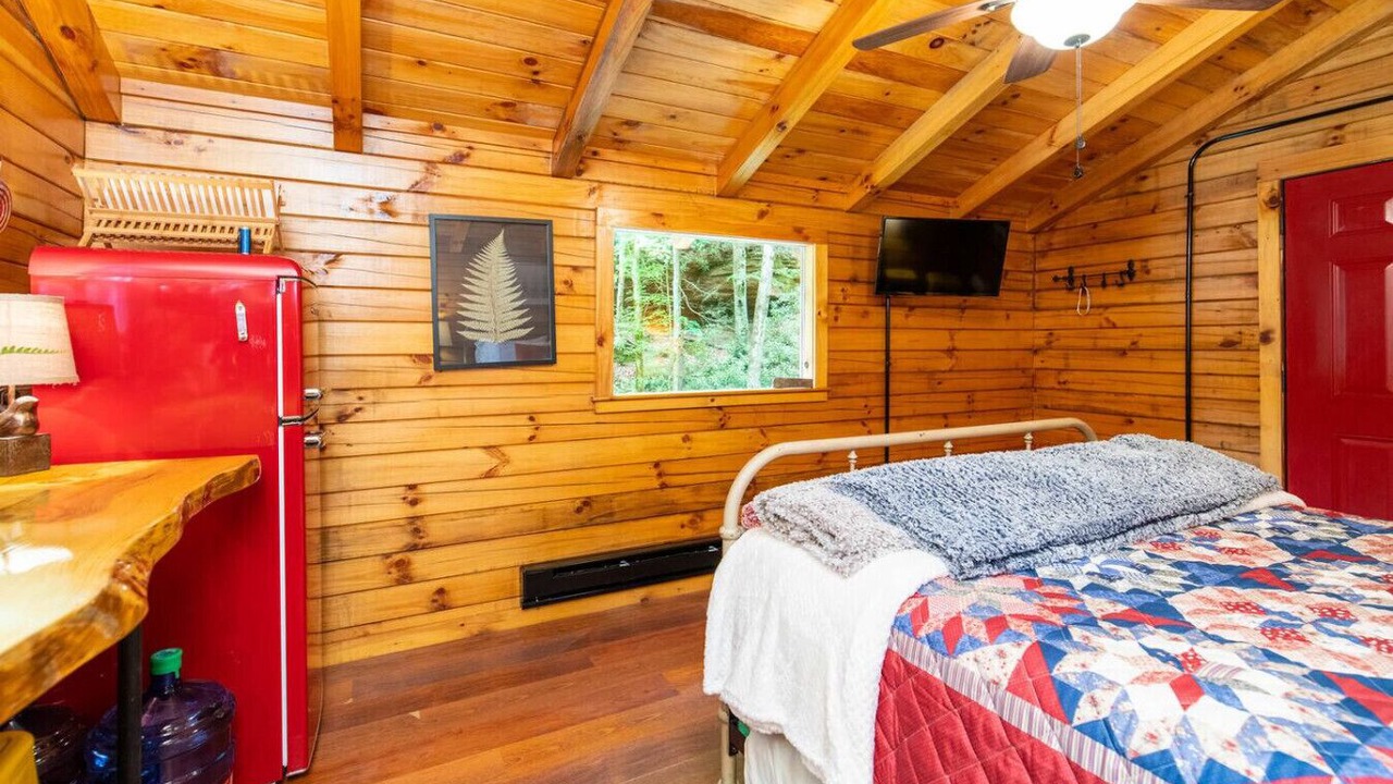 Photo of Bedroom in Rogers