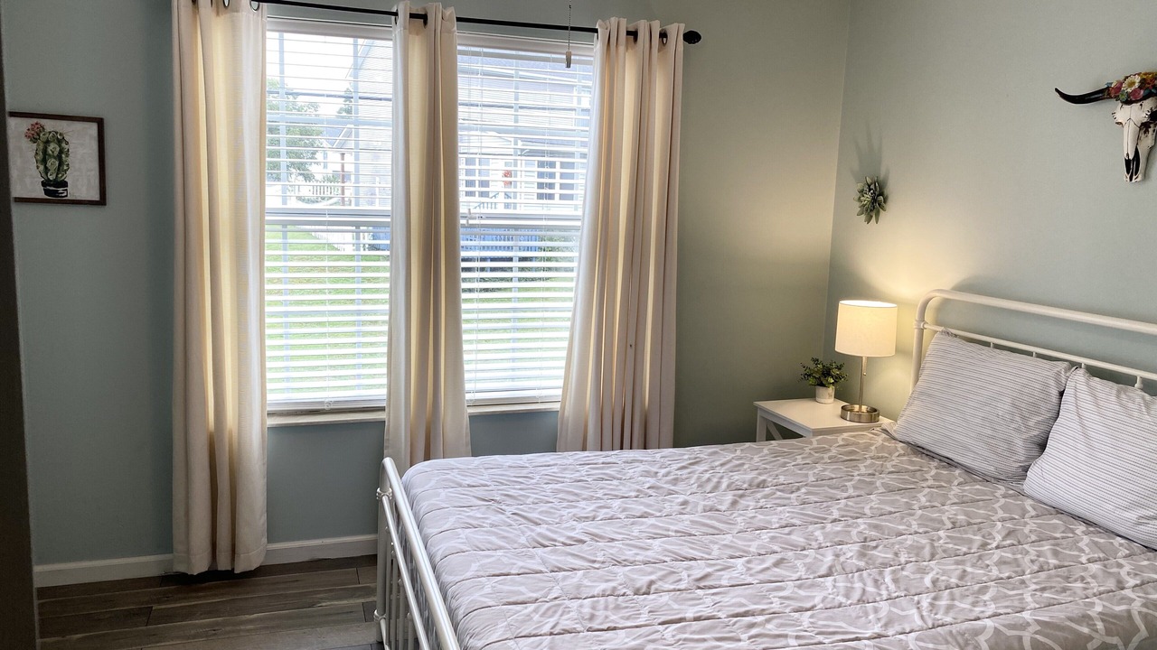 Photo of Bedroom in Ashley Oaks