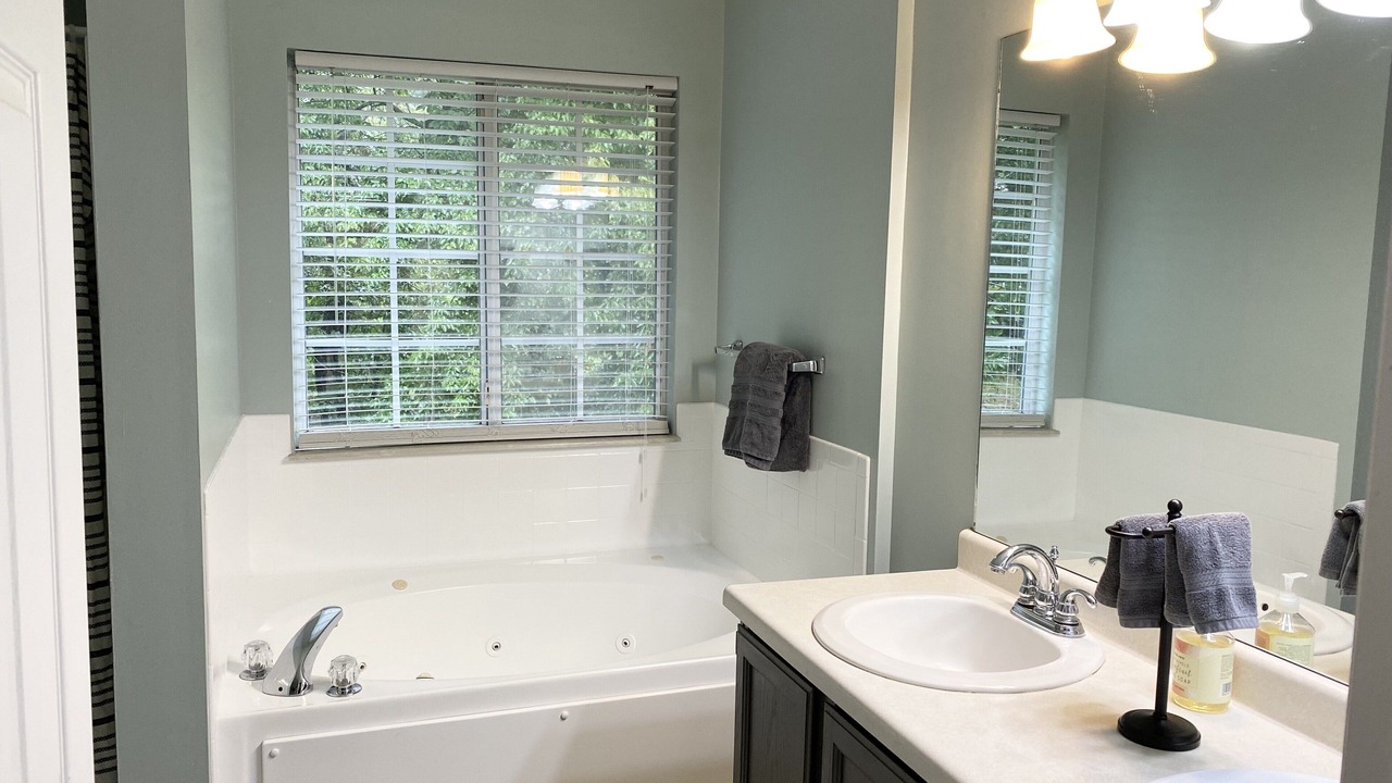 Photo of Bathroom in Ashley Oaks