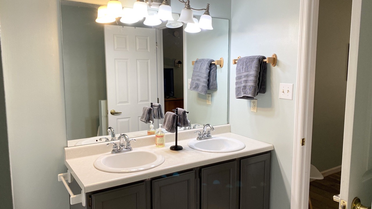 Photo of Bathroom in Ashley Oaks