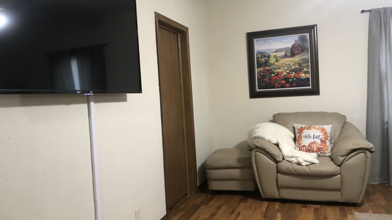 Photo of Livingroom in Pratt