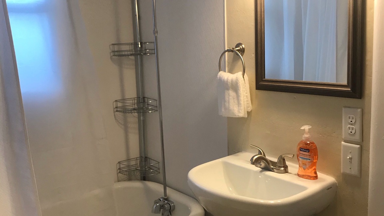 Photo of Bathroom in Pratt
