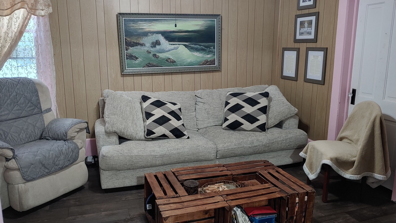 Photo of Livingroom in Valley Falls