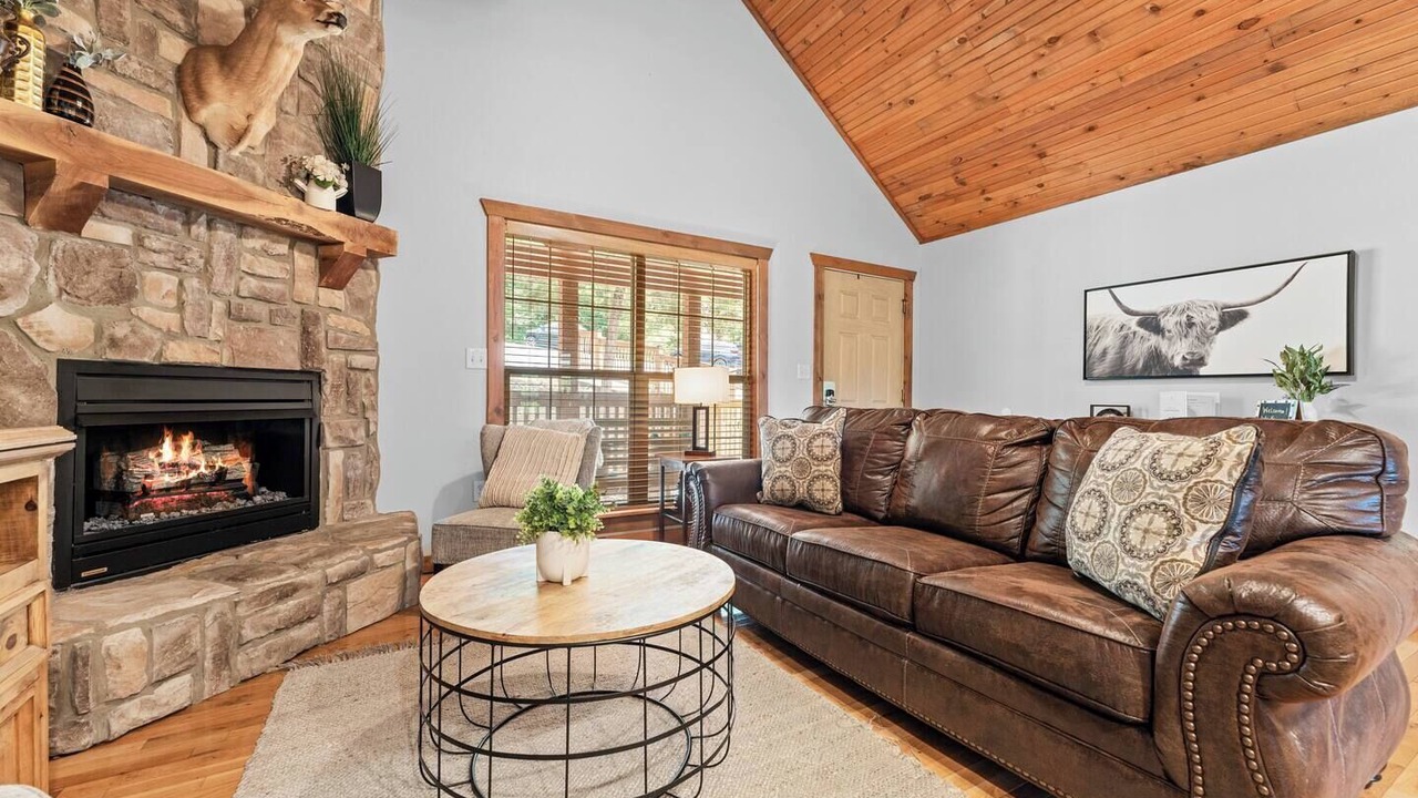 Photo of Bedroom in Branson West