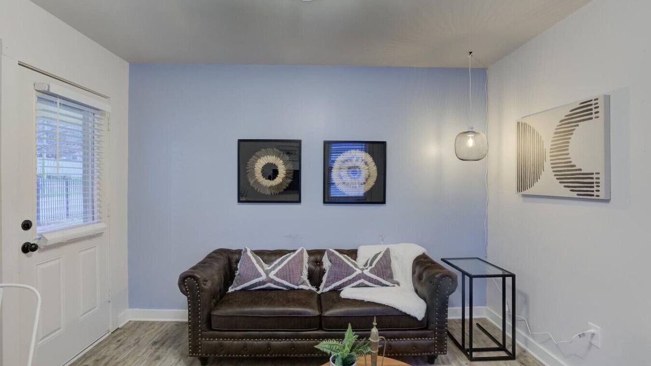 Photo of Livingroom in Midtown