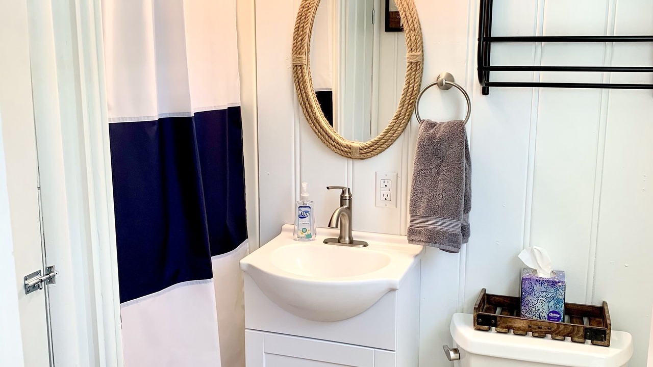 Photo of Bathroom in Kimberling City