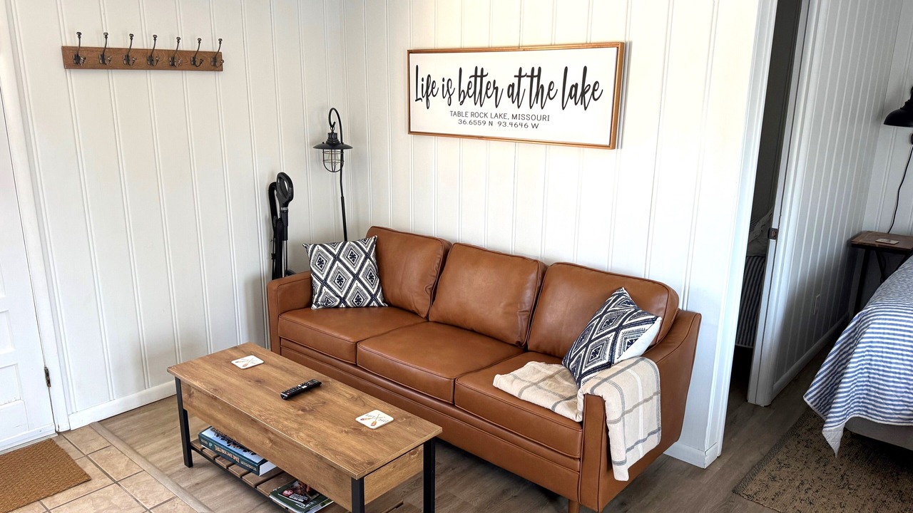 Photo of Livingroom in Kimberling City