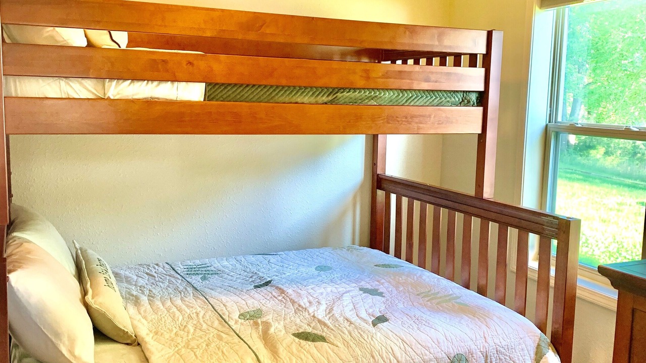 Photo of Bedroom in Shell Knob