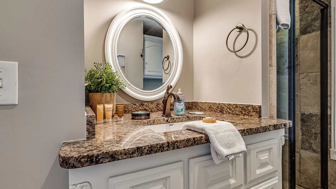 Photo of Bathroom in Carlton Landing