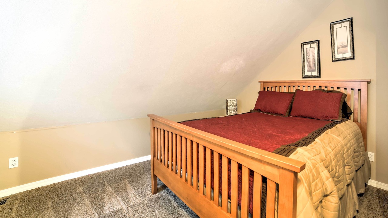 Photo of Bedroom in Blue Eye