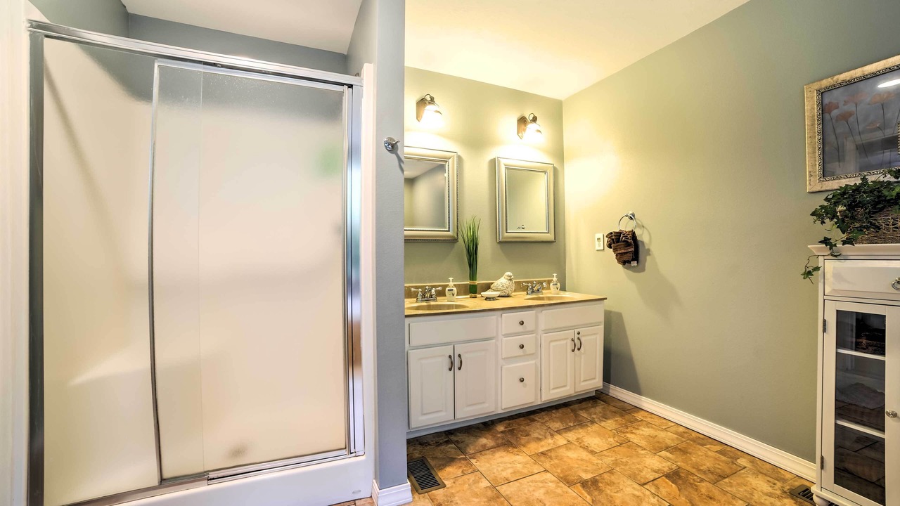 Photo of Bathroom in Blue Eye
