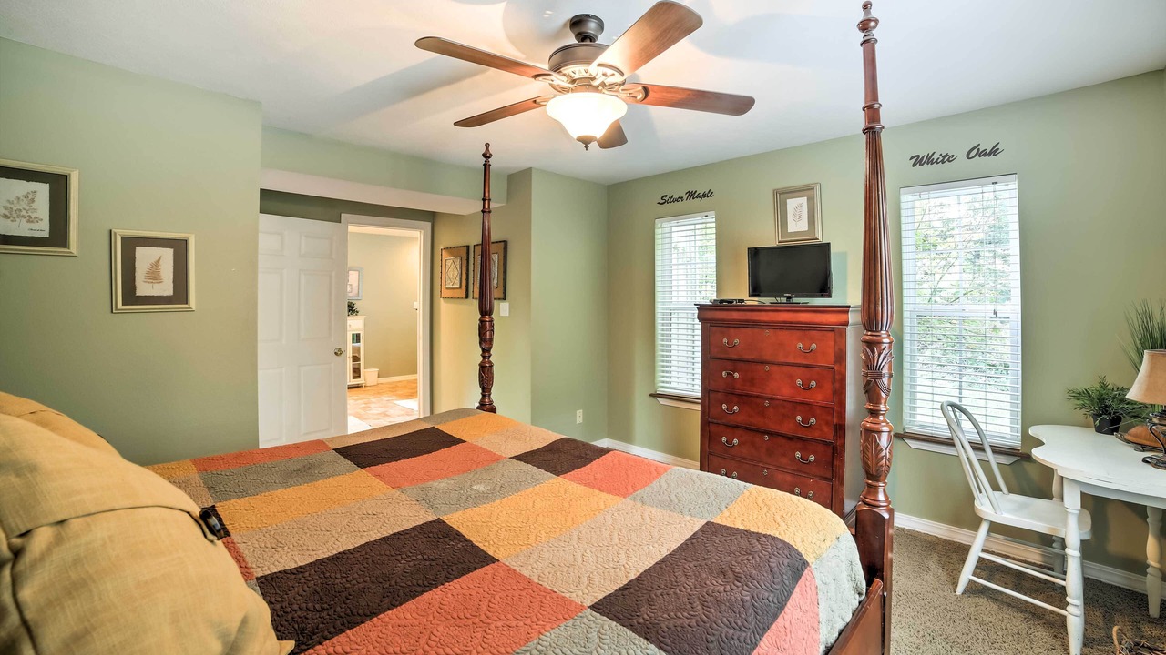 Photo of Bedroom in Blue Eye