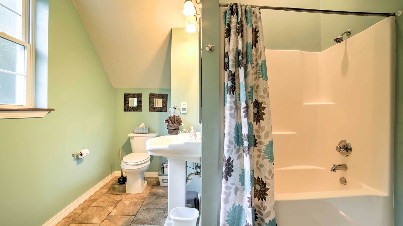 Photo of Bathroom in Blue Eye