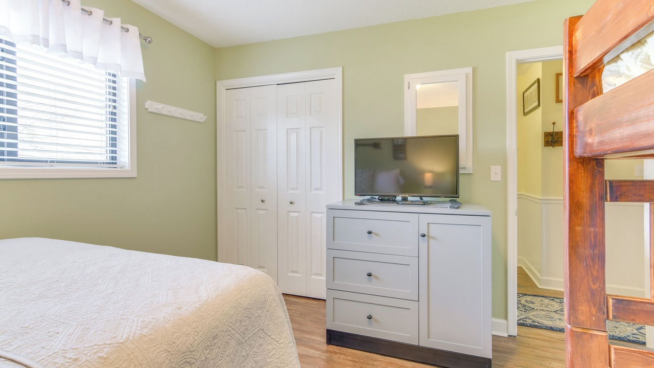 Photo of Bedroom in Notch Estates