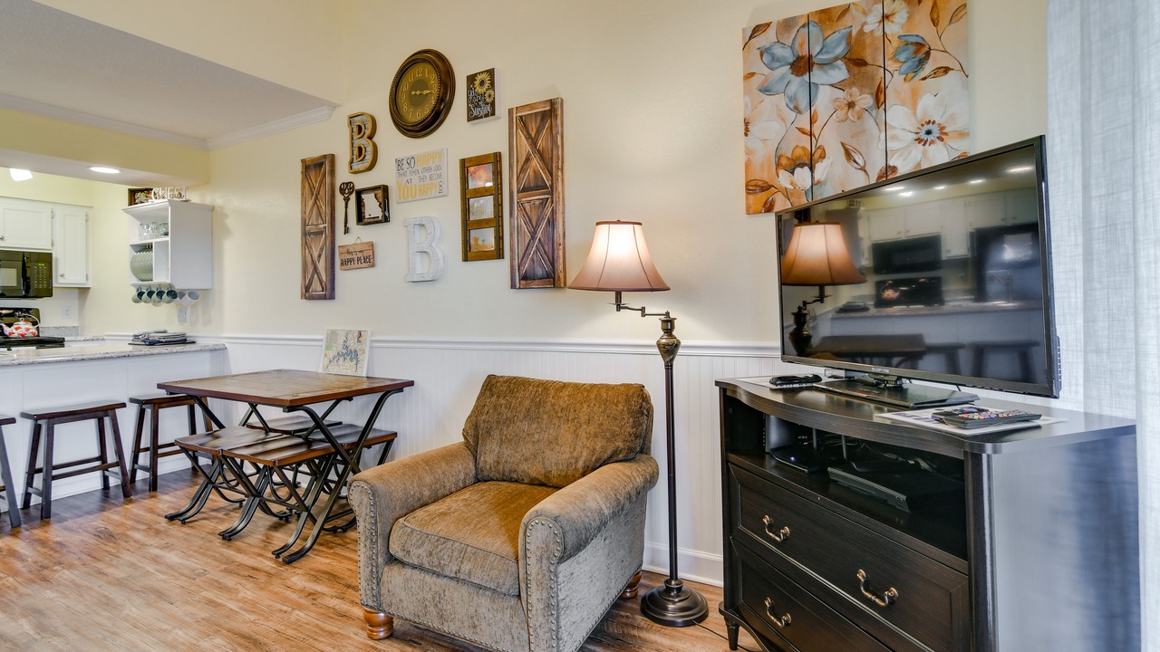 Photo of Livingroom in Notch Estates