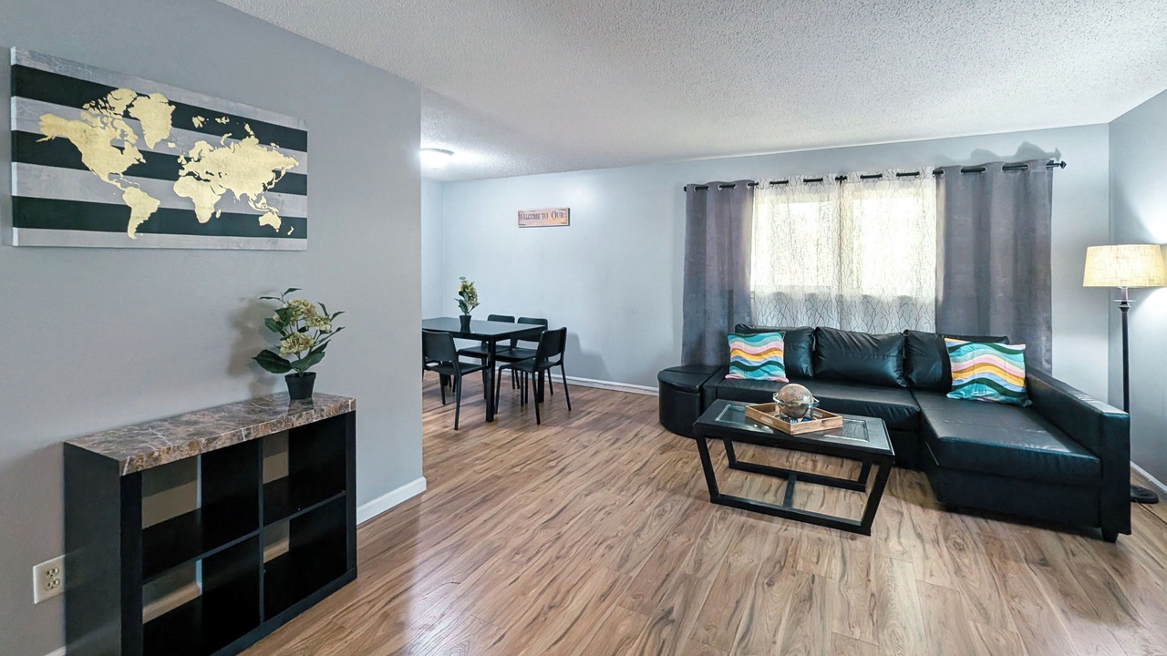 Photo of Livingroom in Overland Park