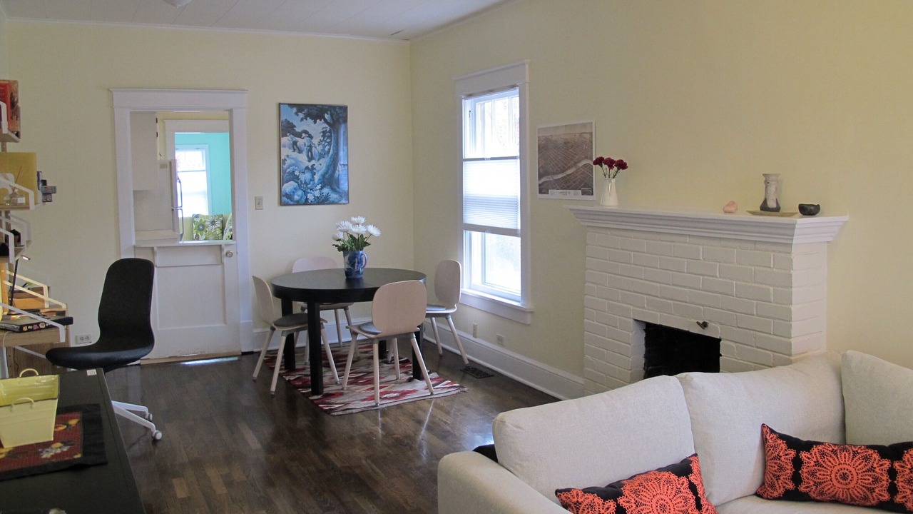 Photo of Livingroom in Lawrence