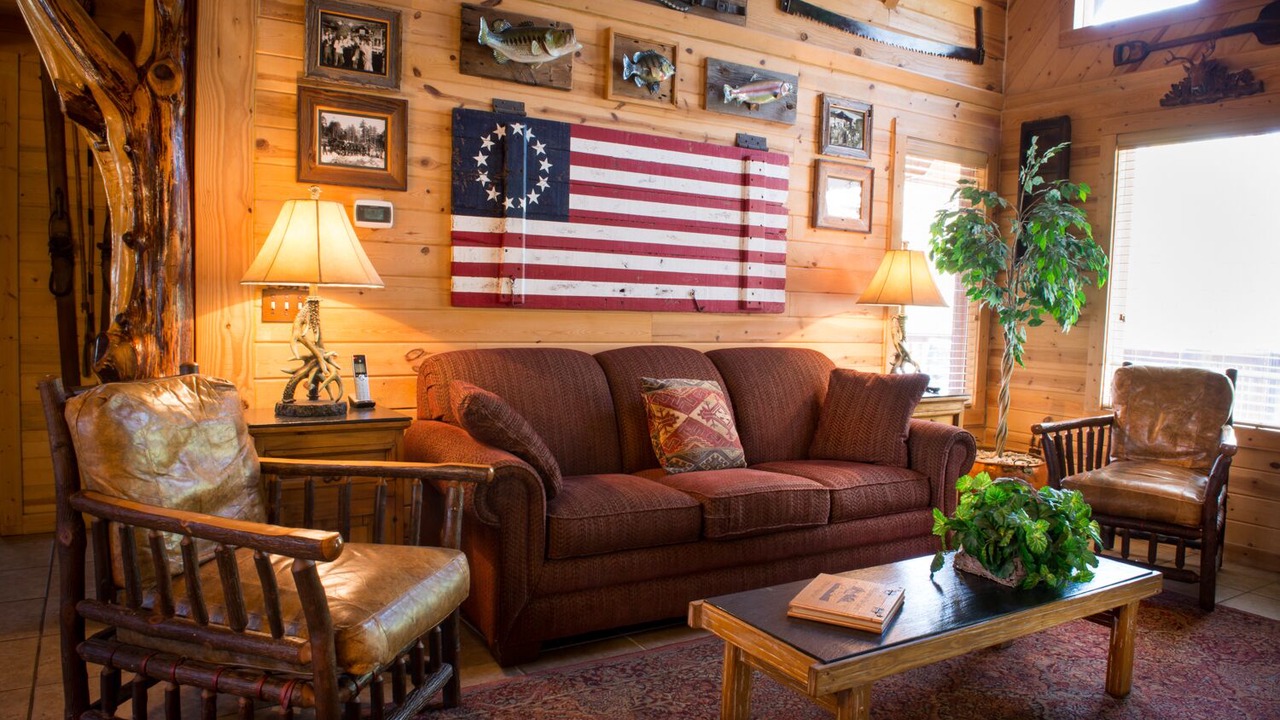 Photo of Livingroom in Branson Cedars
