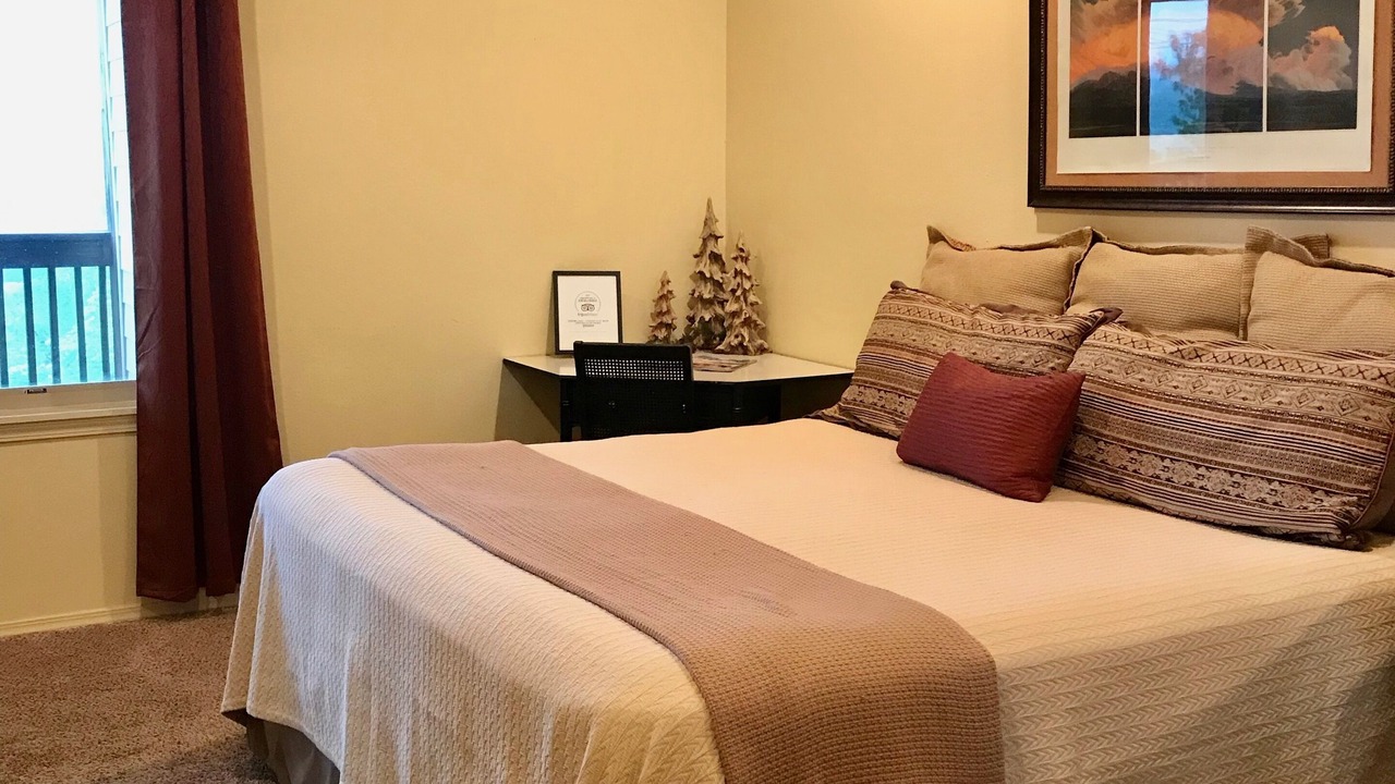 Photo of Bedroom in Hollister