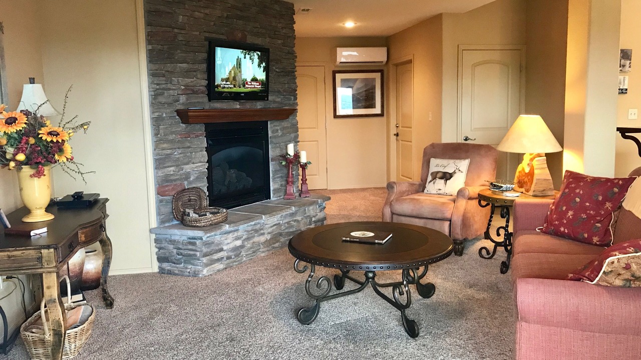 Photo of Livingroom in Hollister