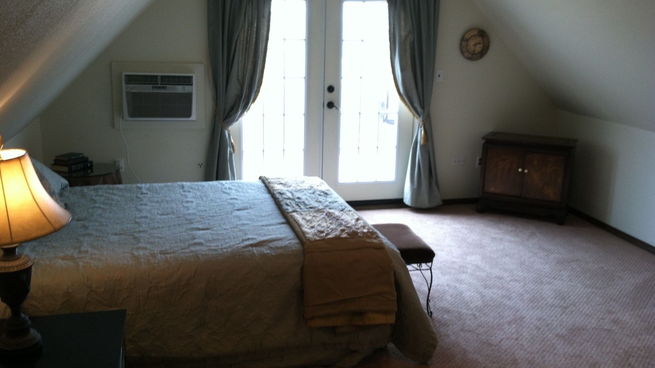 Photo of Bedroom in Hollister