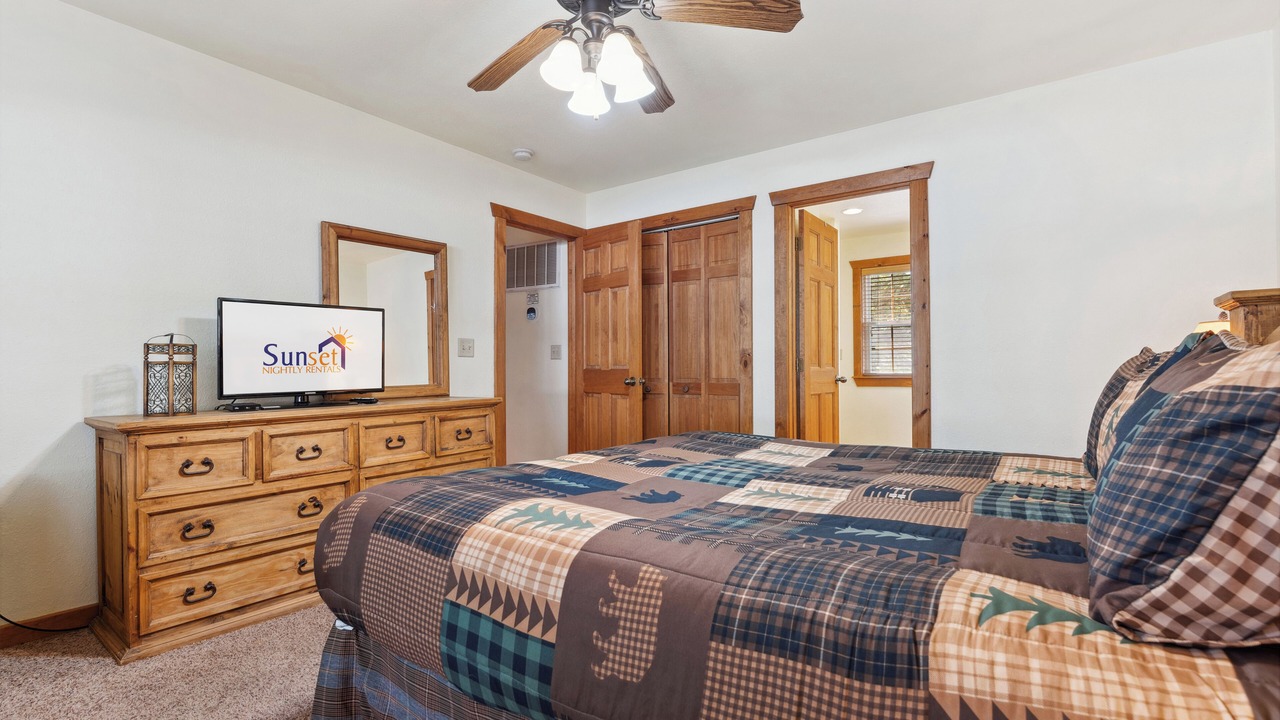 Photo of Bedroom in Branson West