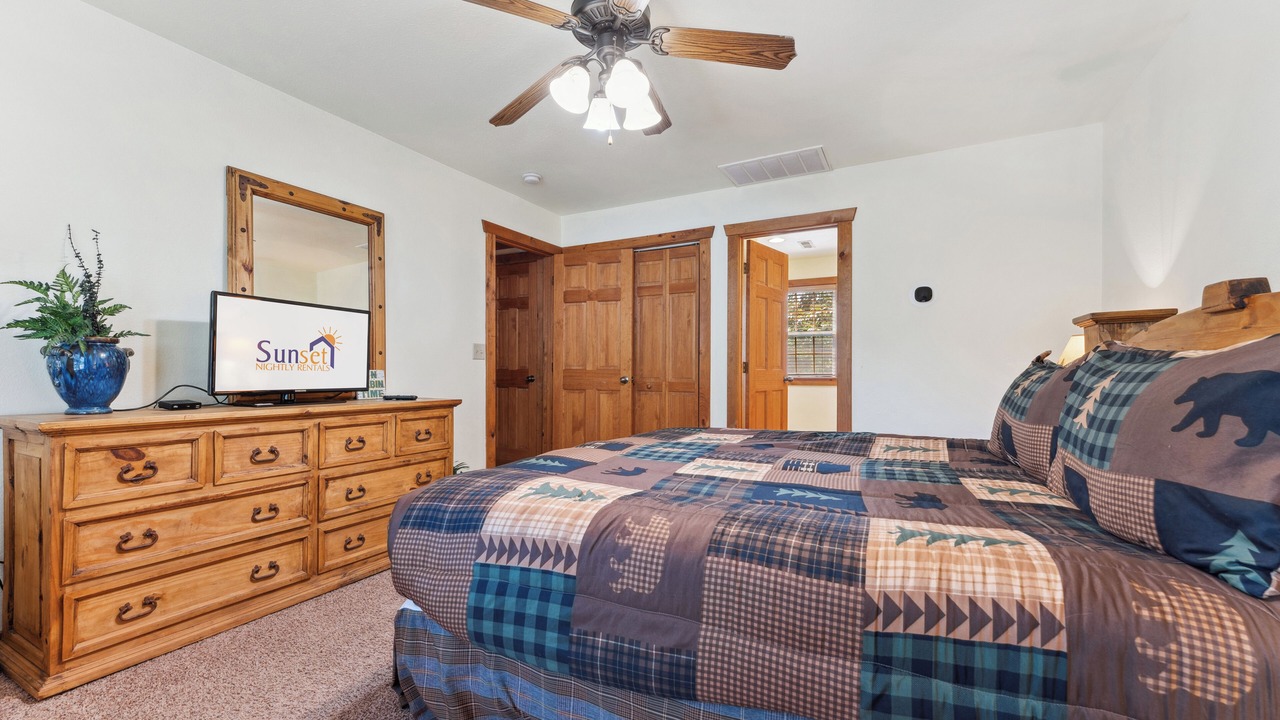 Photo of Bedroom in Branson West