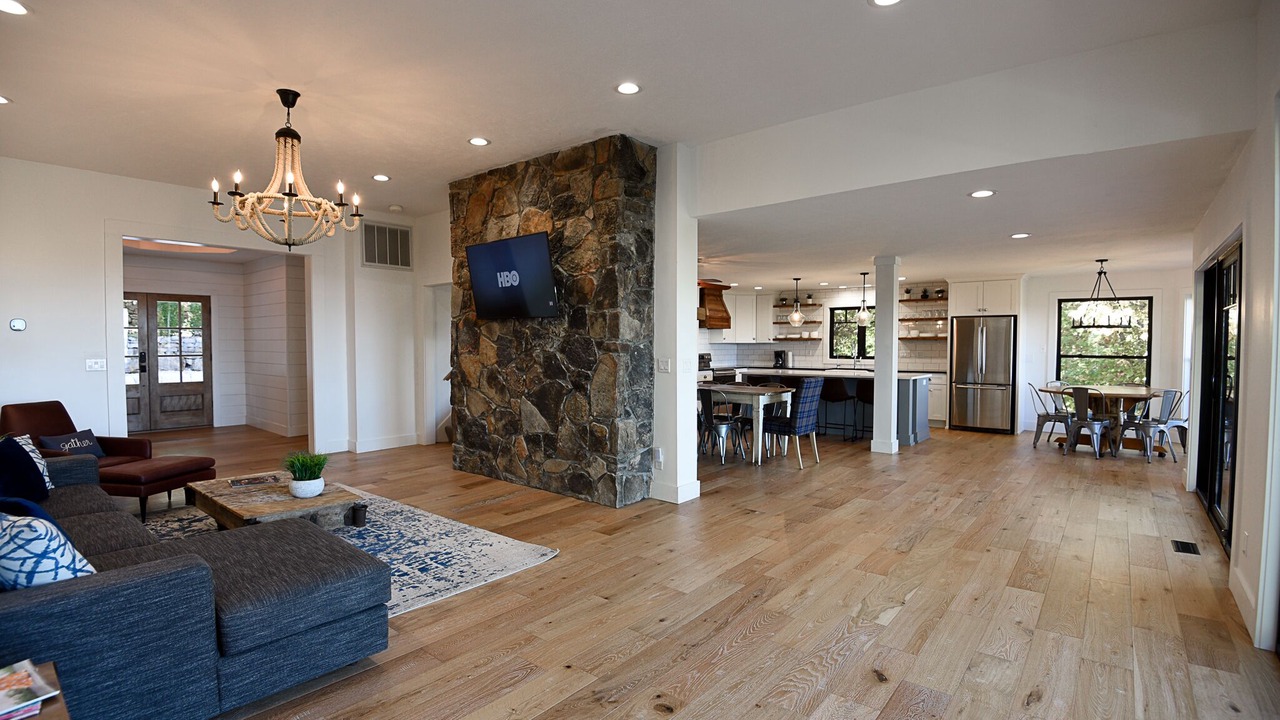Photo of Livingroom in Blue Eye