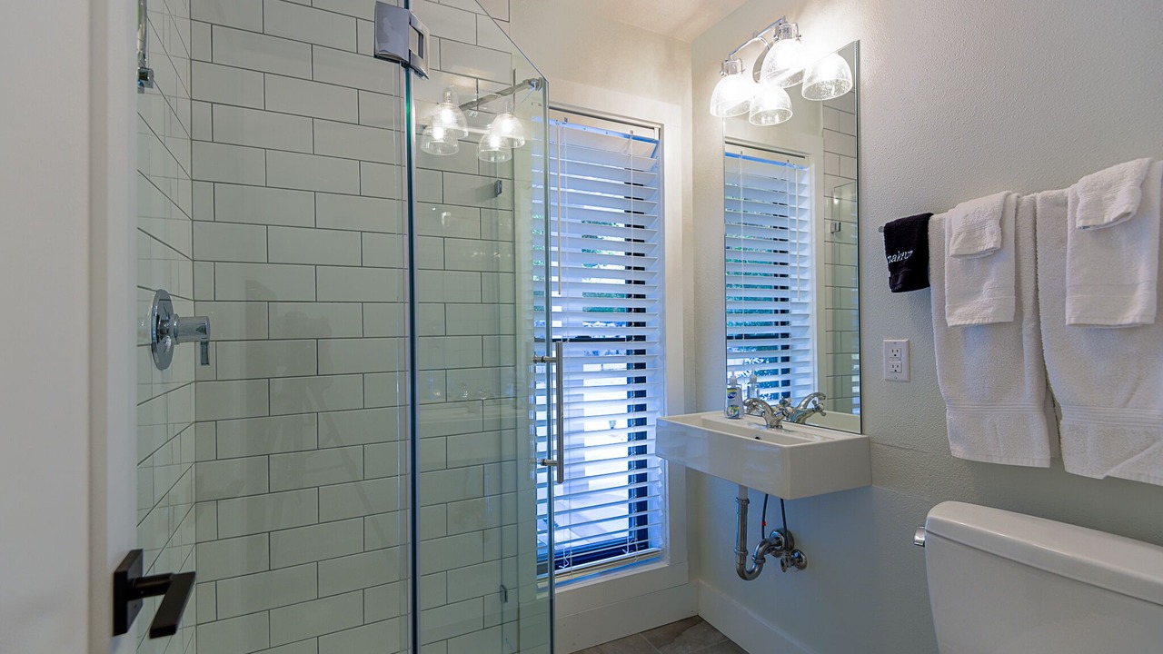 Photo of Bathroom in Blue Eye