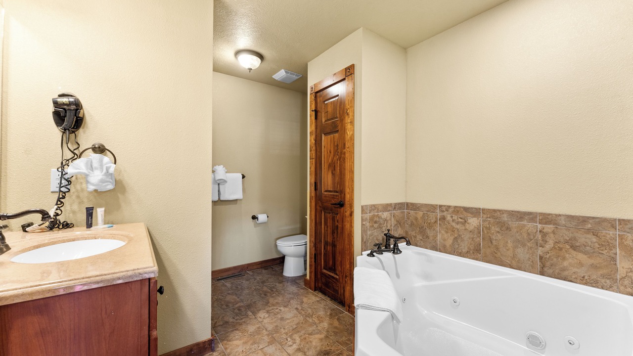 Photo of Bathroom in Reeds Spring