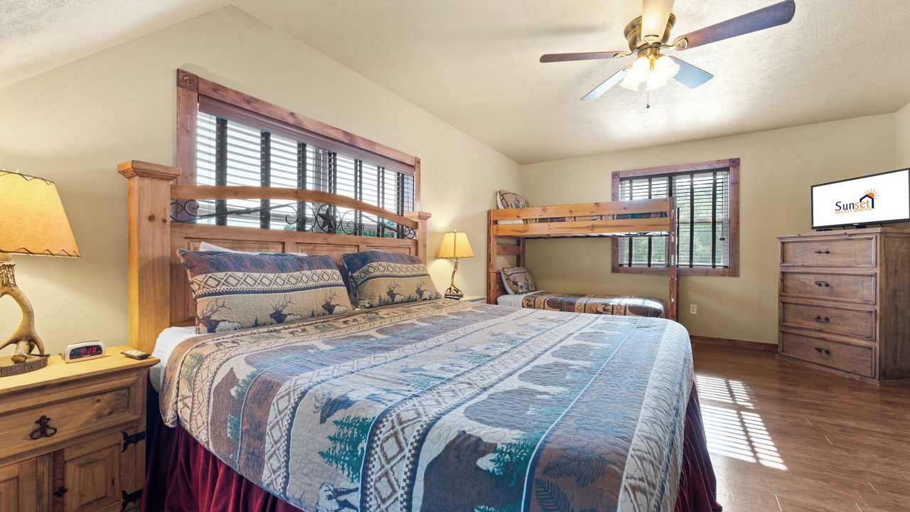 Photo of Bedroom in Reeds Spring