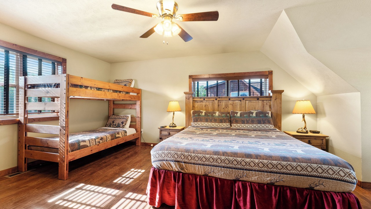 Photo of Bedroom in Reeds Spring