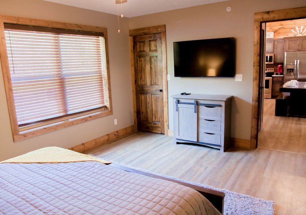 Photo of Bedroom in Reeds Spring